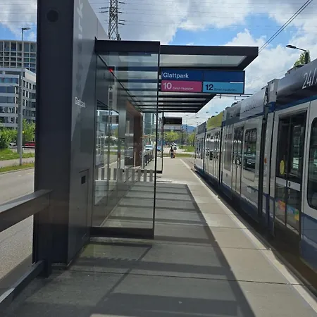 ホームステイ Bharanya Homes *