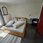 Rum i privatbostad Bharanya Homes Zürich